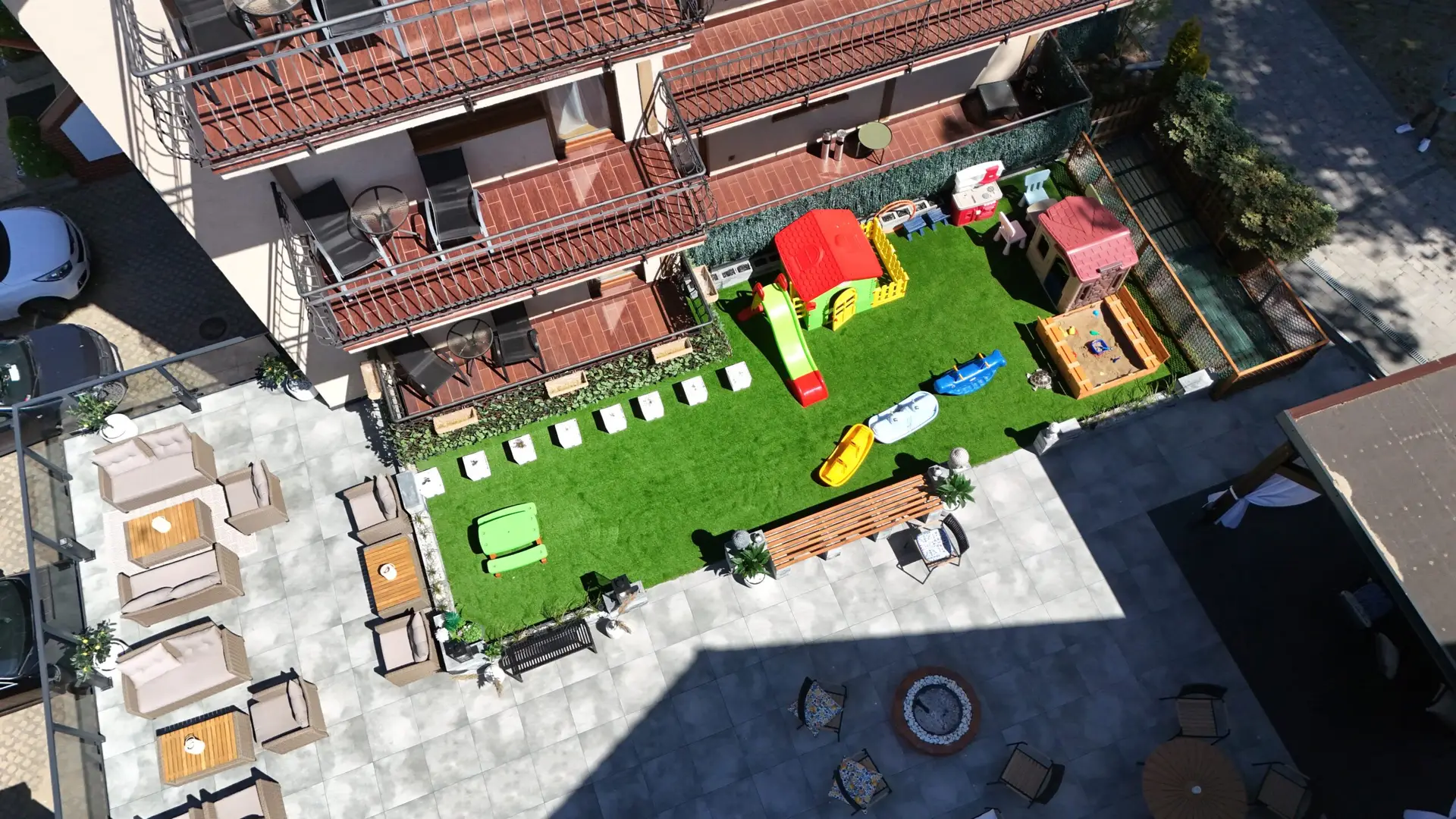 Patio i kompleks Kryształowe Wille Krynica Morska